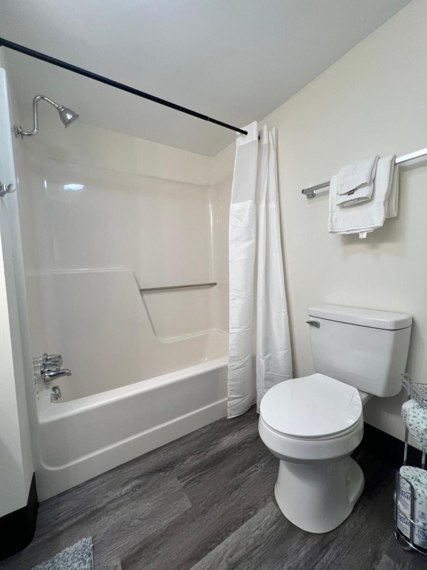 River City Inn Parsons Dış mekan fotoğraf
