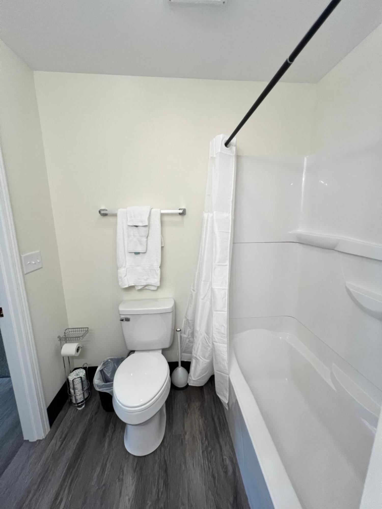 River City Inn Parsons Dış mekan fotoğraf