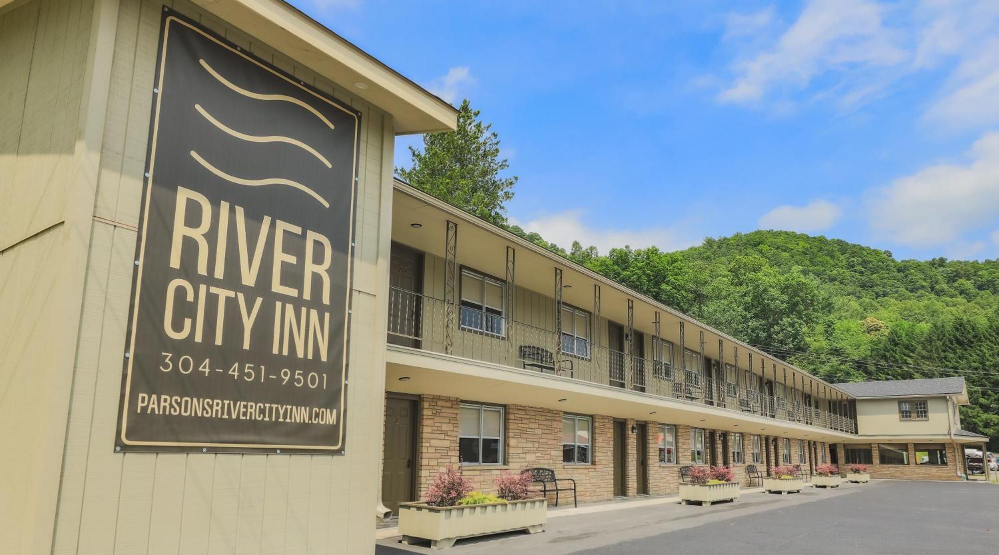 River City Inn Parsons Dış mekan fotoğraf
